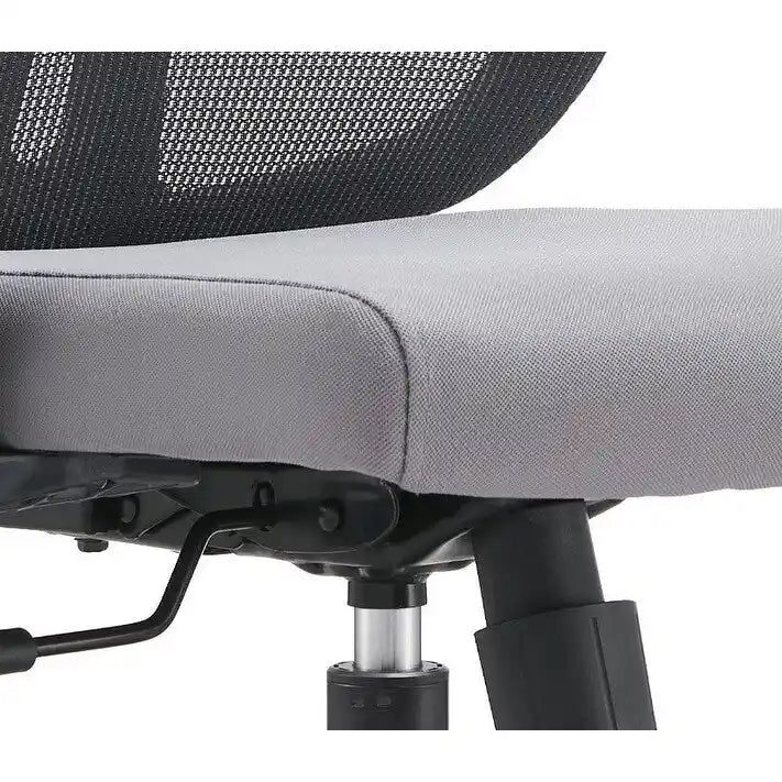 Chaise de bureau moderne réglable en maille avec appuie-tête et assise rembourrée