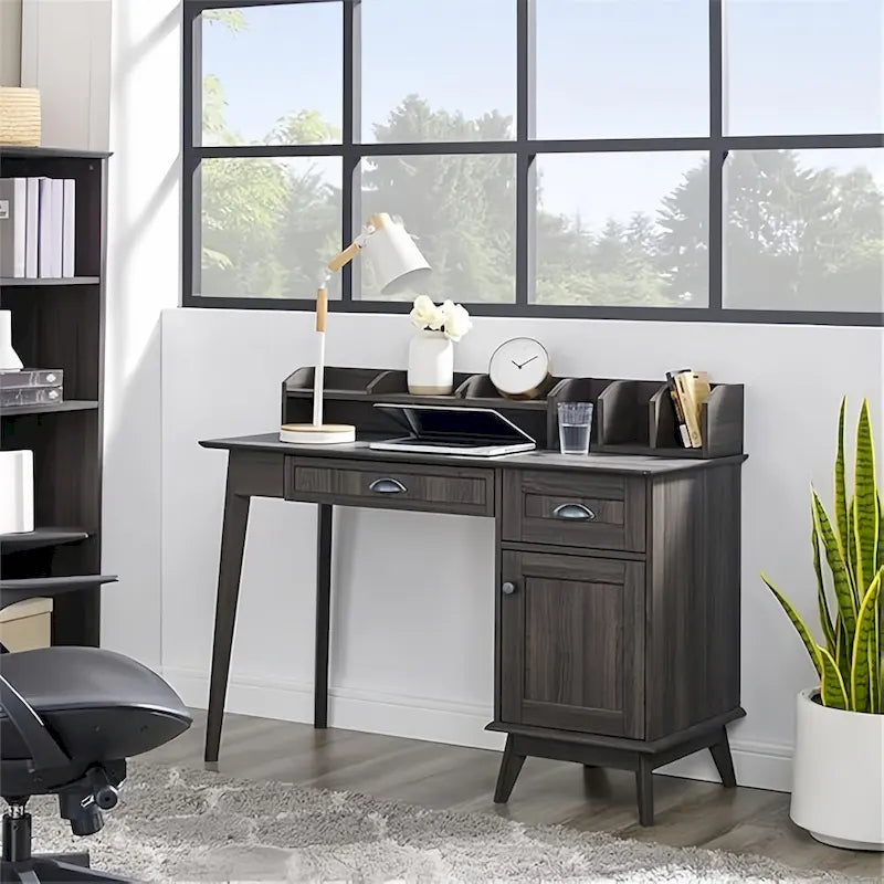 Scrivania con finitura rovere rustico, alzata, cassetti e mobile contenitore